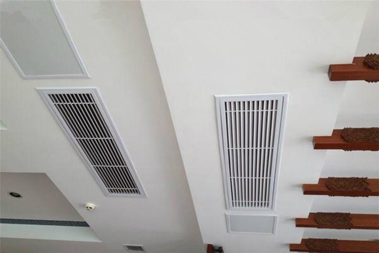 家用中央空调将全部居室空间的空气调节作为整体来实现，克服了分体式壁挂和柜式空调对居室分割的局部处理和不均匀的空气气流等不足之处